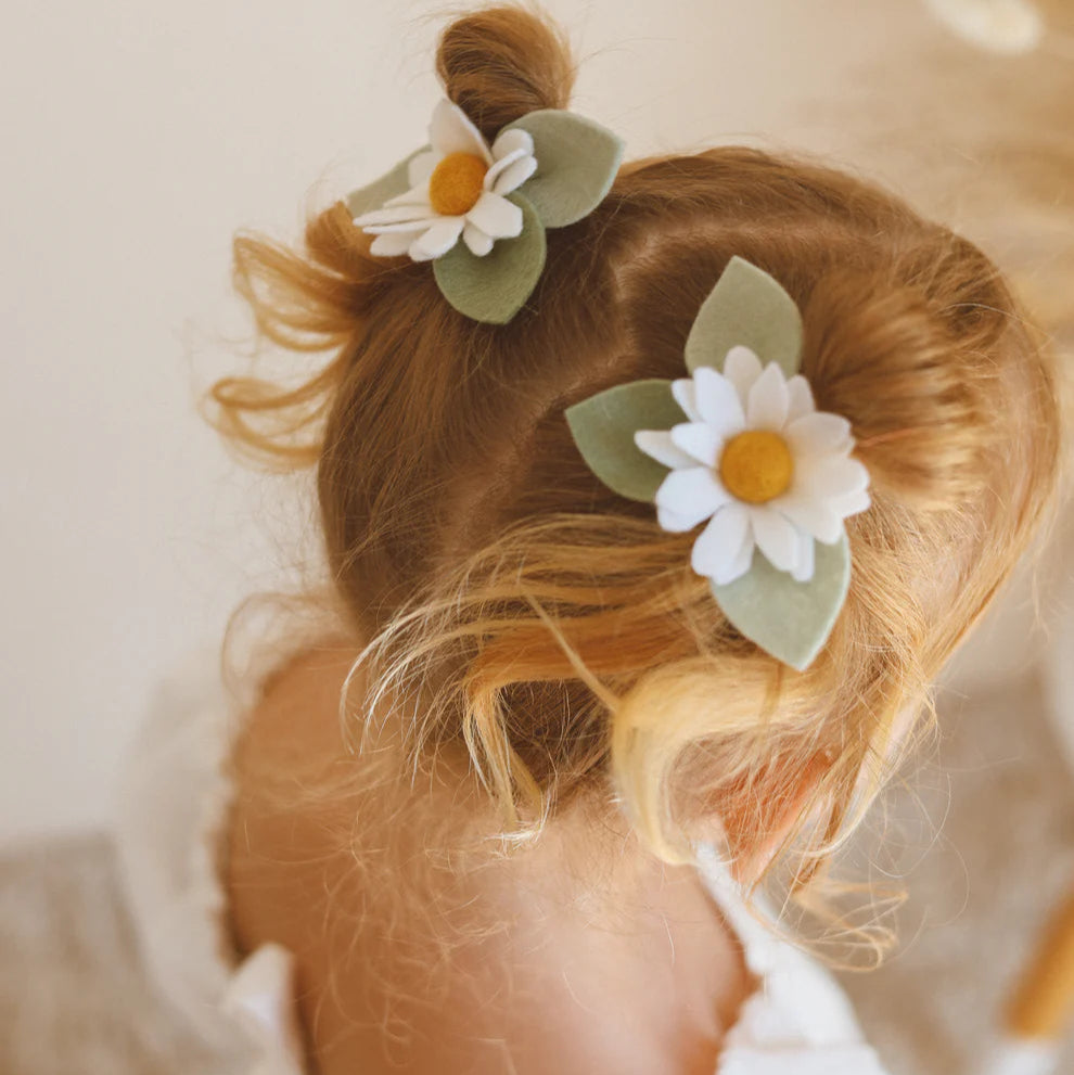Kirei Handmade Daisy Piggy Hair Clips - White - Little Reef and Friends