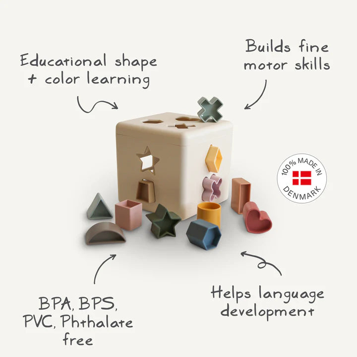 Mushie Shape Sorting Box - Petal