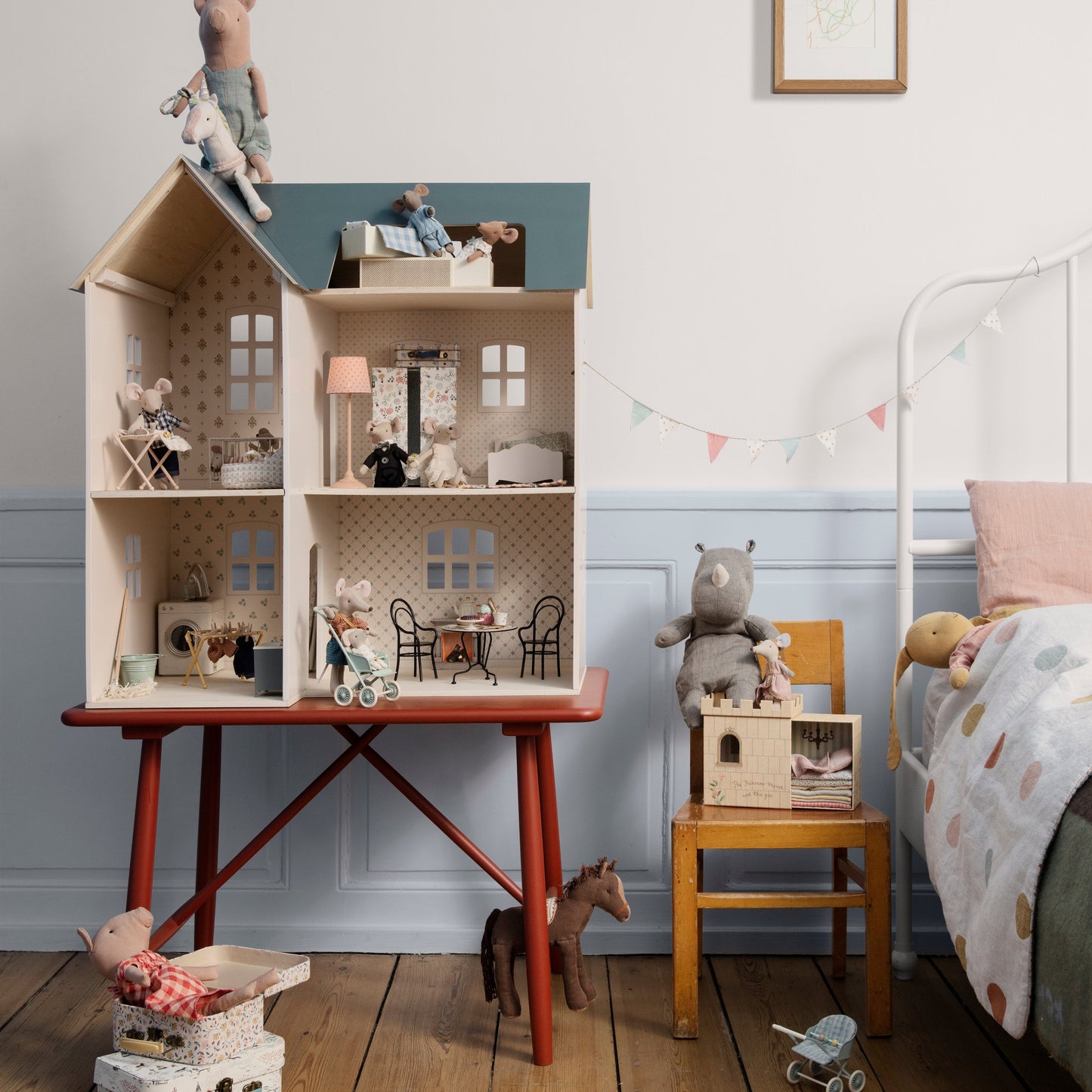 Maileg Doll House With Wallpaper - Little Reef and Friends