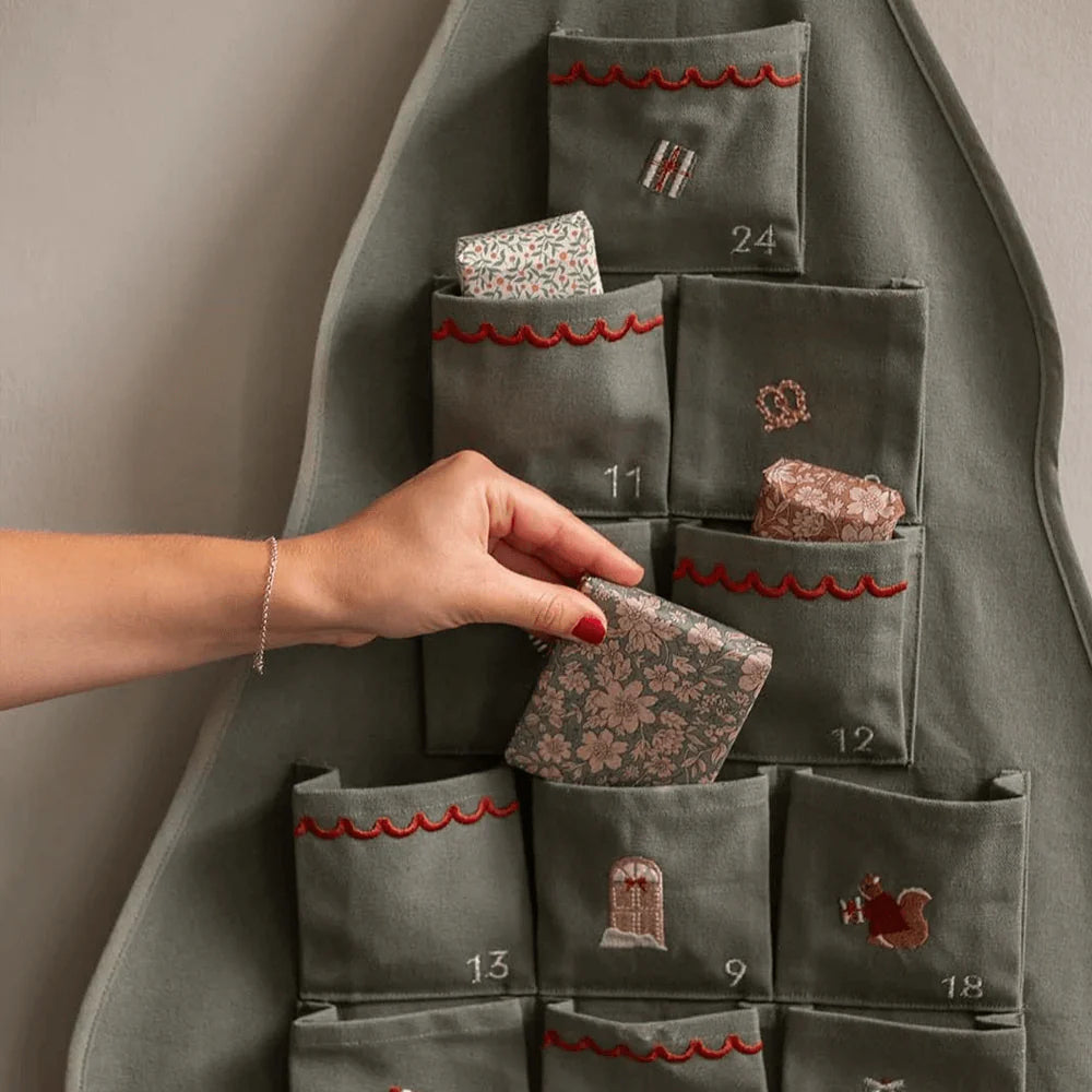Avery Row Advent Calendar - Christmas Tree