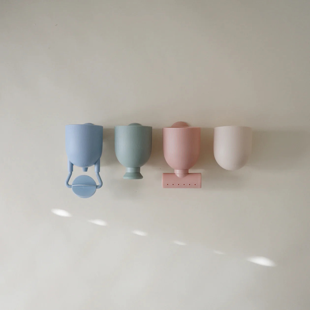 Mushie Bath Bath Play Set - Pour & Play