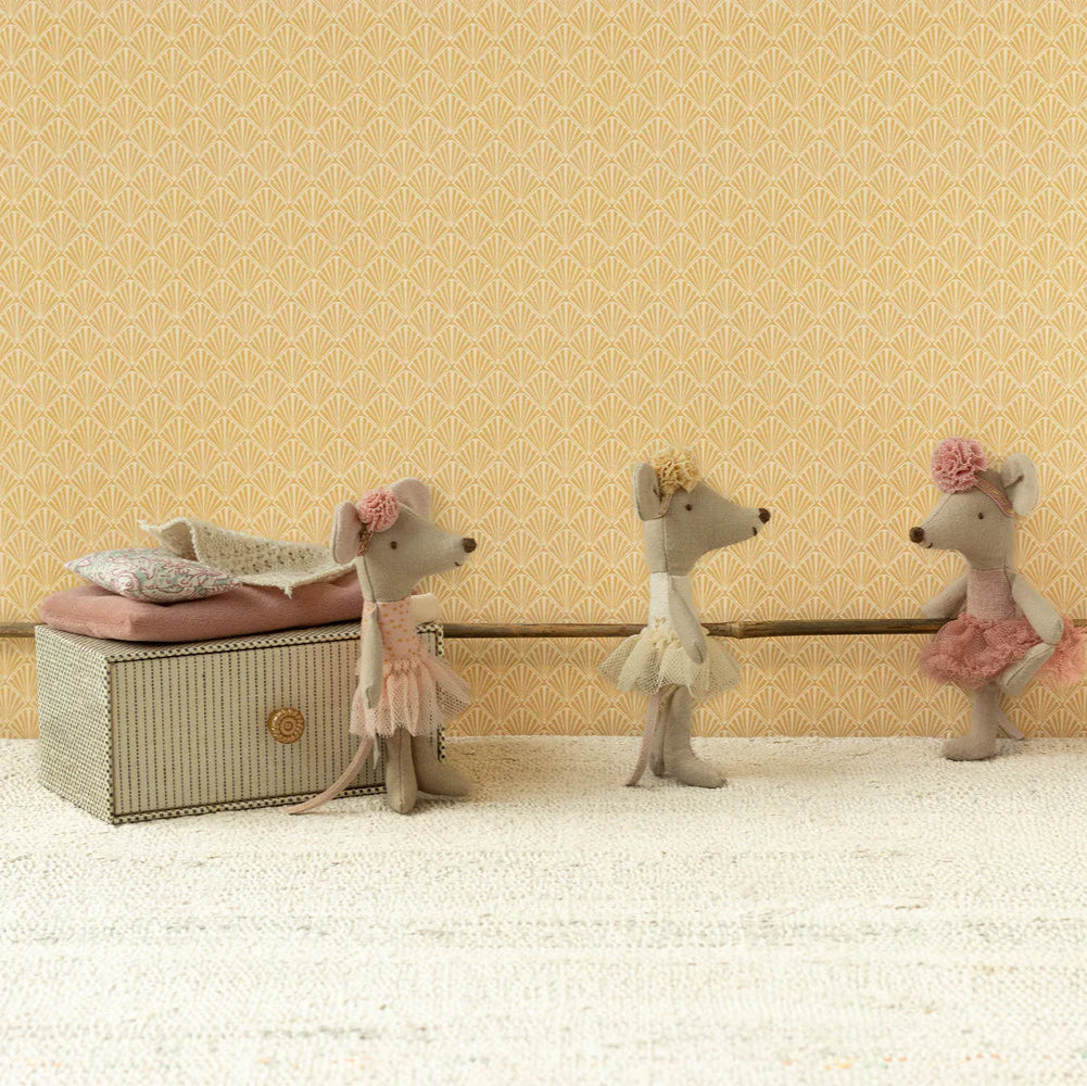 Maileg Little Sister Dance Mouse In Daybed - Little Reef and Friends