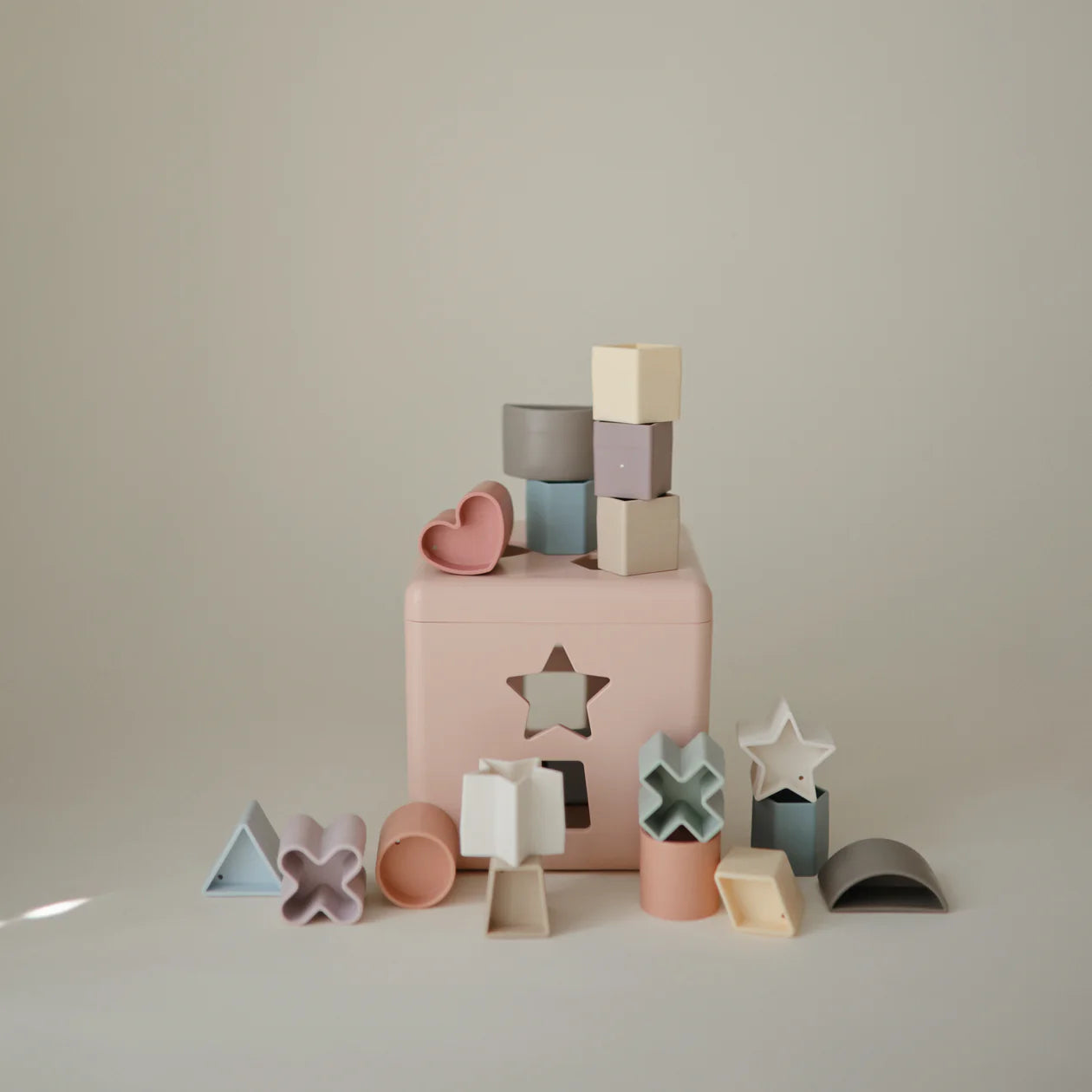 Mushie Shape Sorting Box - Petal