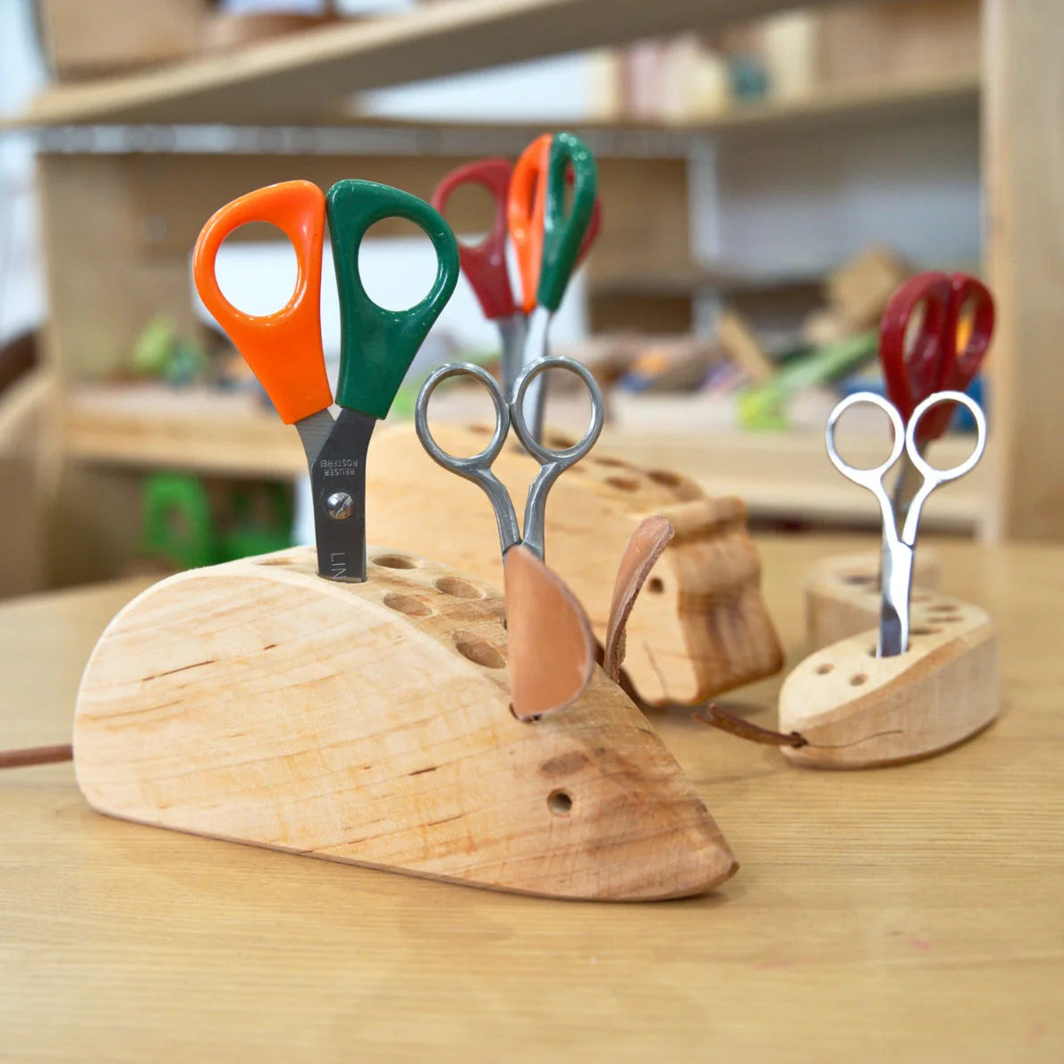 Drei Blätter Wooden Pencil Holder | Snake - 12 holes