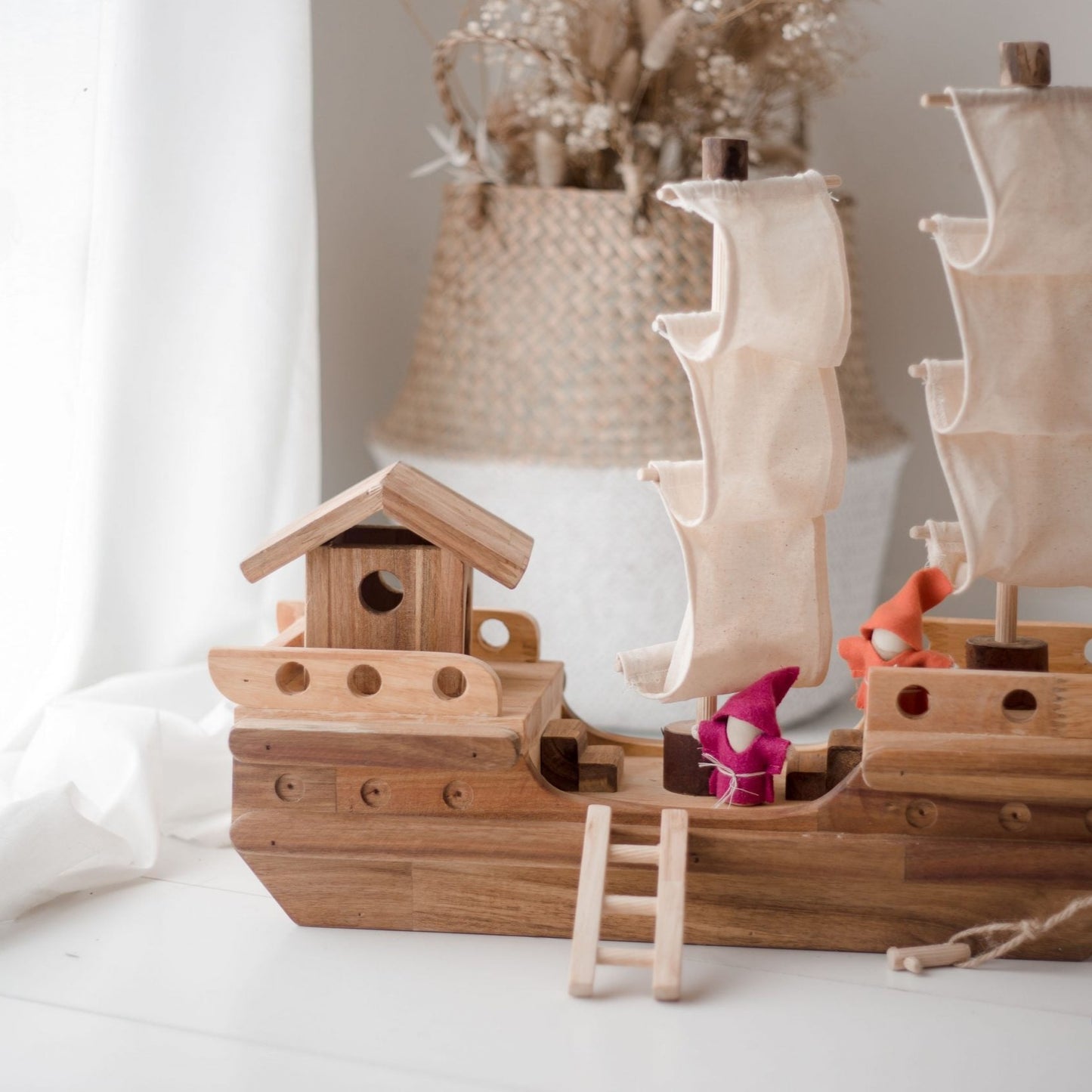 Q toys Wooden Pirate Ship - Little Reef and Friends