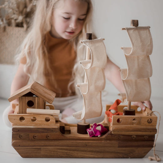 Q toys Wooden Pirate Ship - Little Reef and Friends