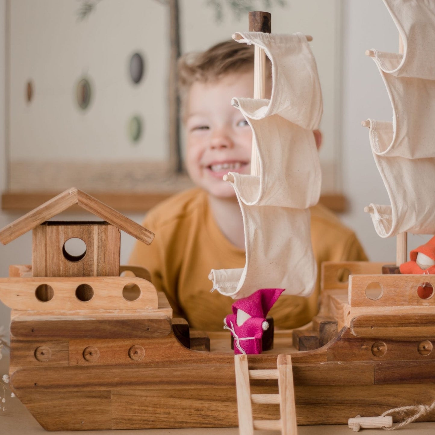 Q toys Wooden Pirate Ship - Little Reef and Friends