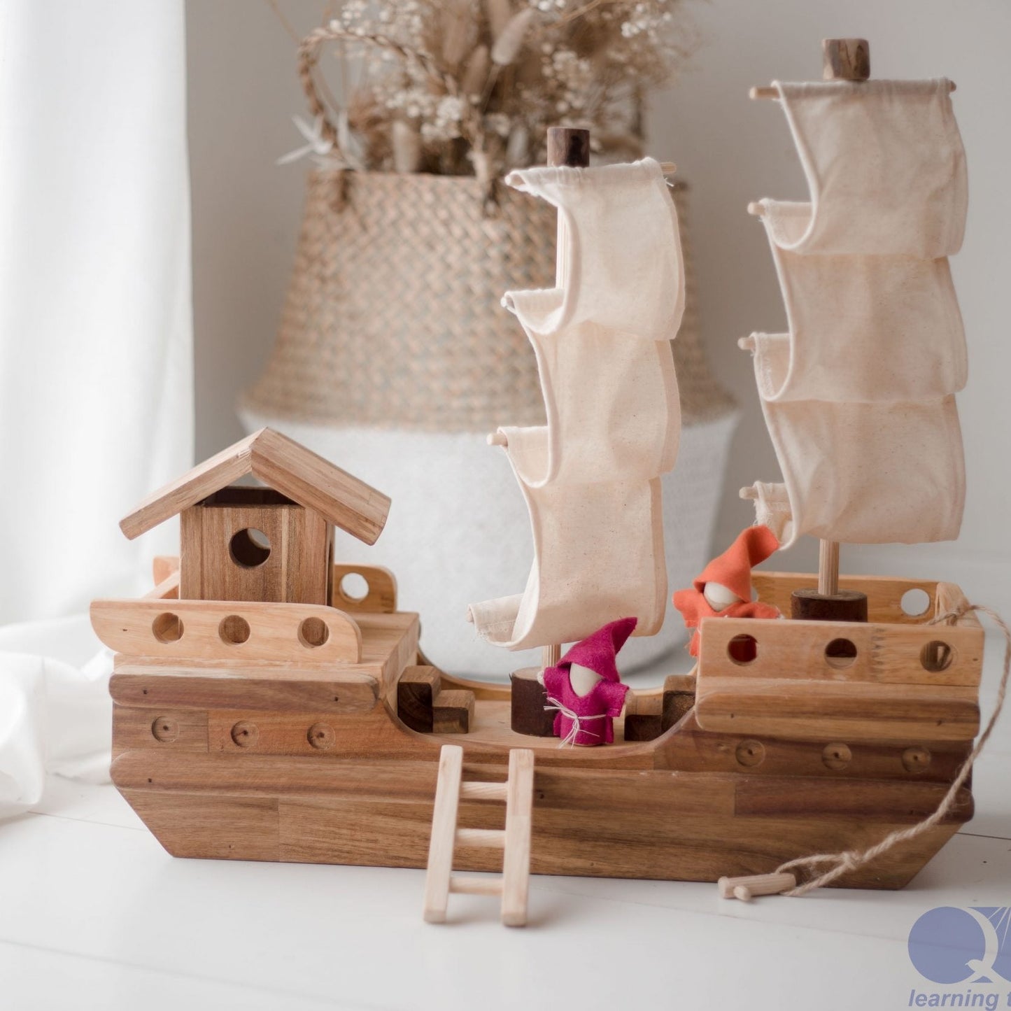 Q toys Wooden Pirate Ship - Little Reef and Friends