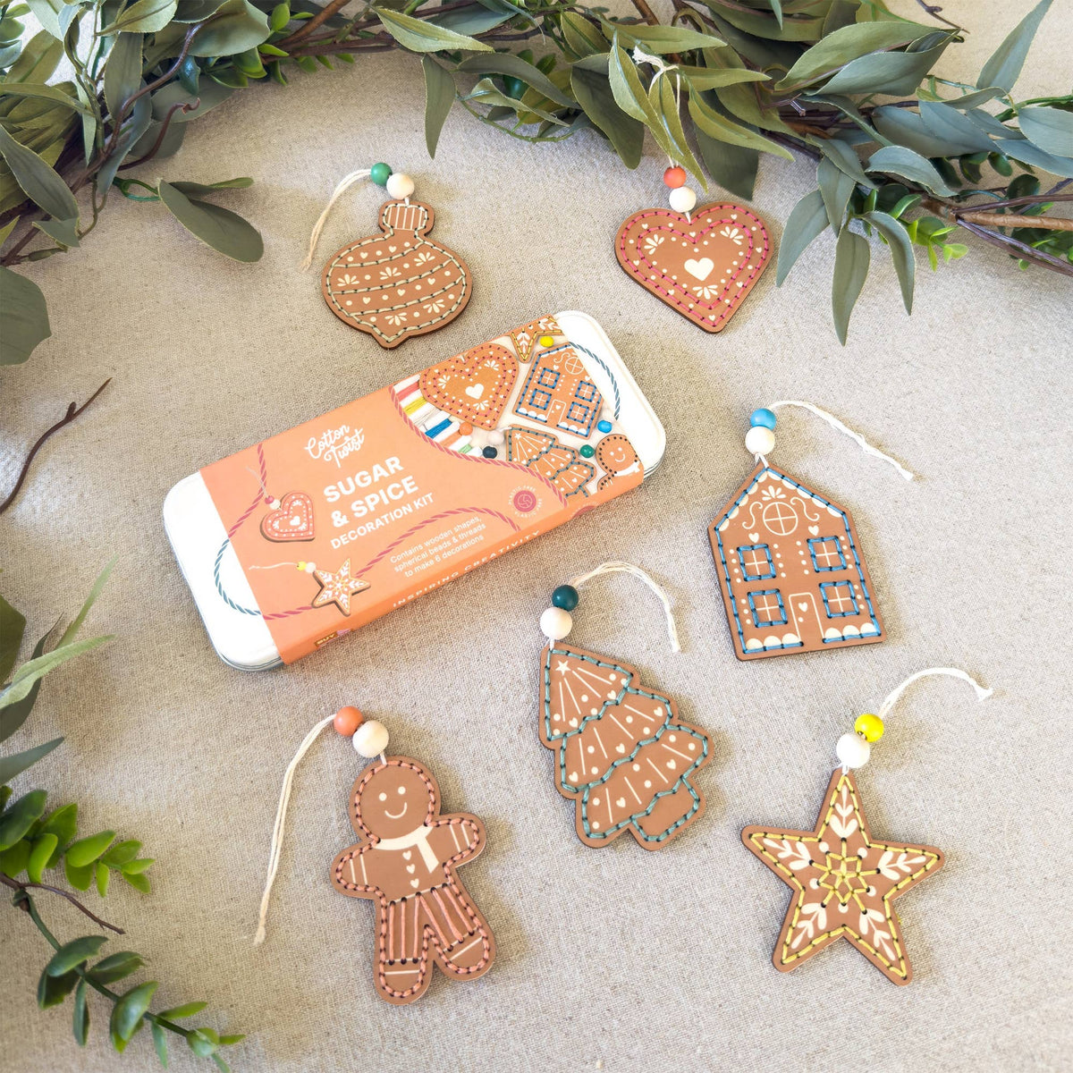 Cotton Twist Wooden Craft Kit - Sugar & Spice Christmas Decoration Kit