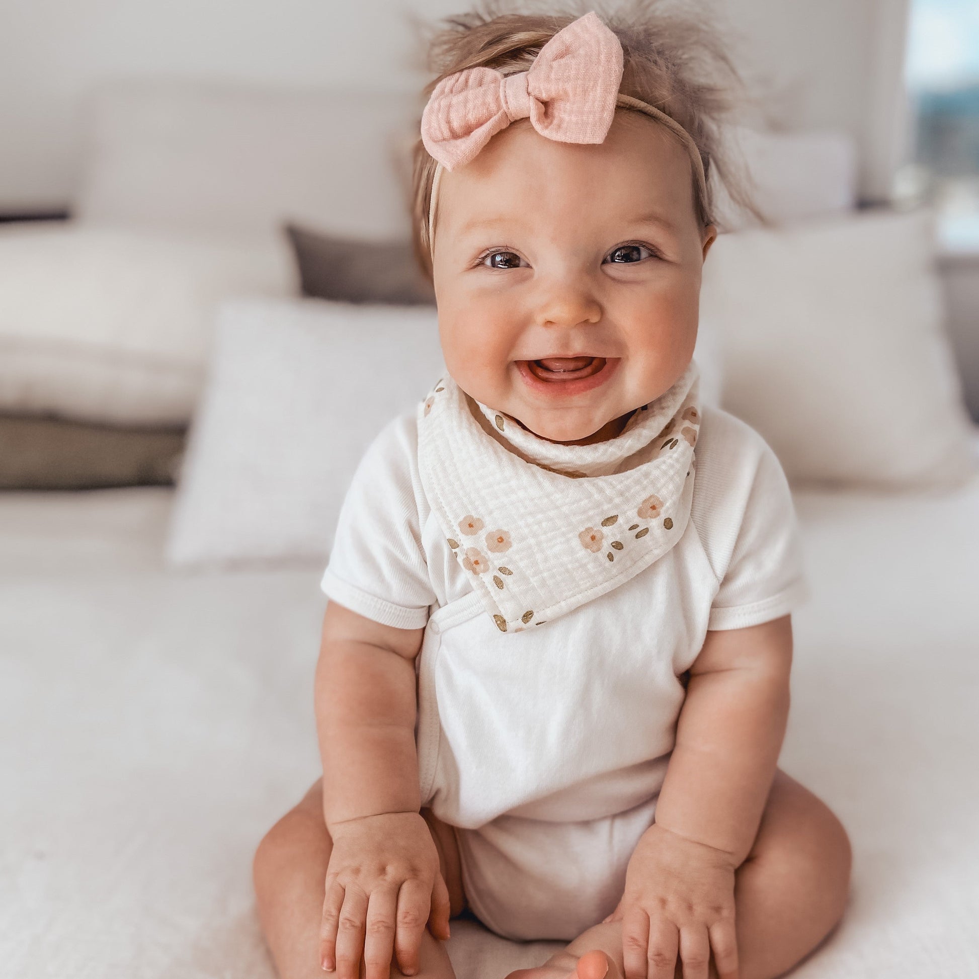 Organic Muslin Bib- Daisy - Little Reef and Friends