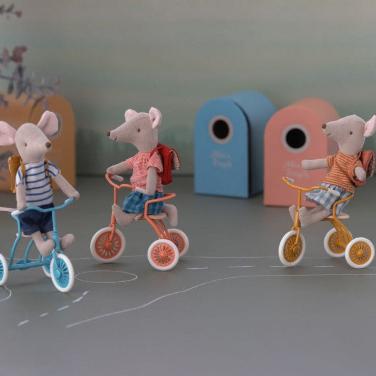 Clothes & Bag for Big Sister Mouse - Red - Little Reef and Friends