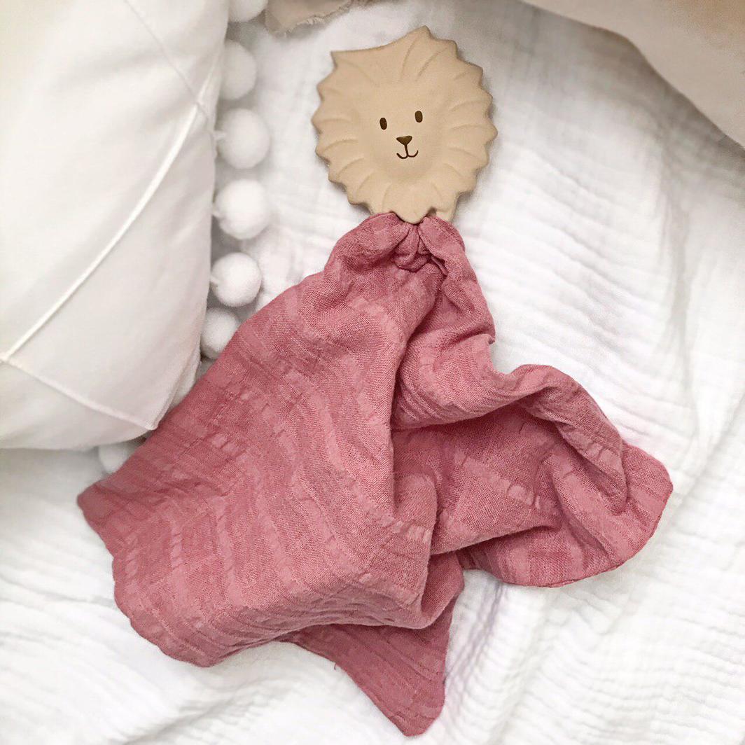 Lion Muslin Comforter with Rubber Teether - Little Reef and Friends